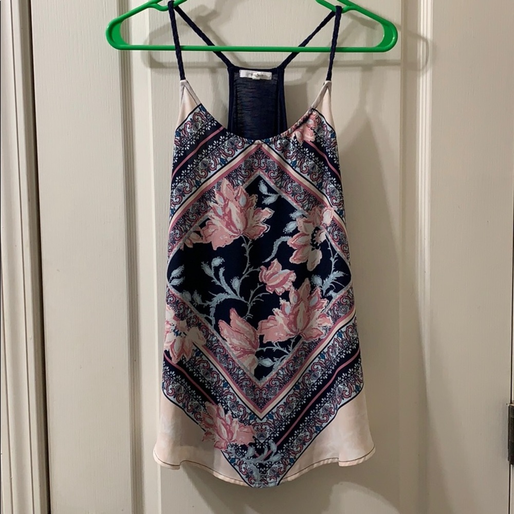 🌸Razor back tank